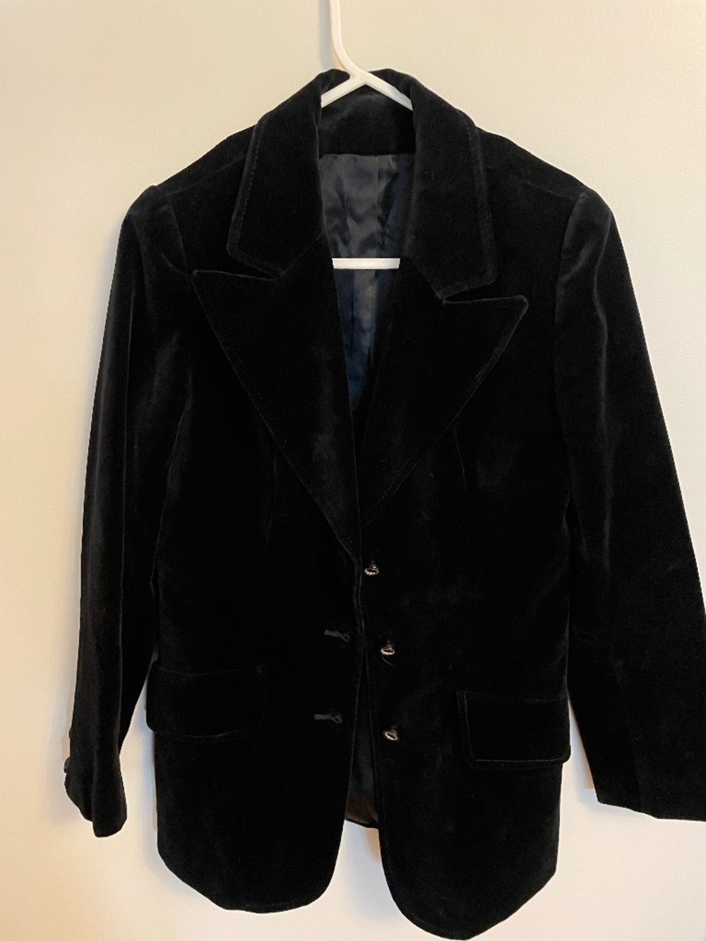 VINTAGE late 70’s/early 80’s Velvet smoking jacket